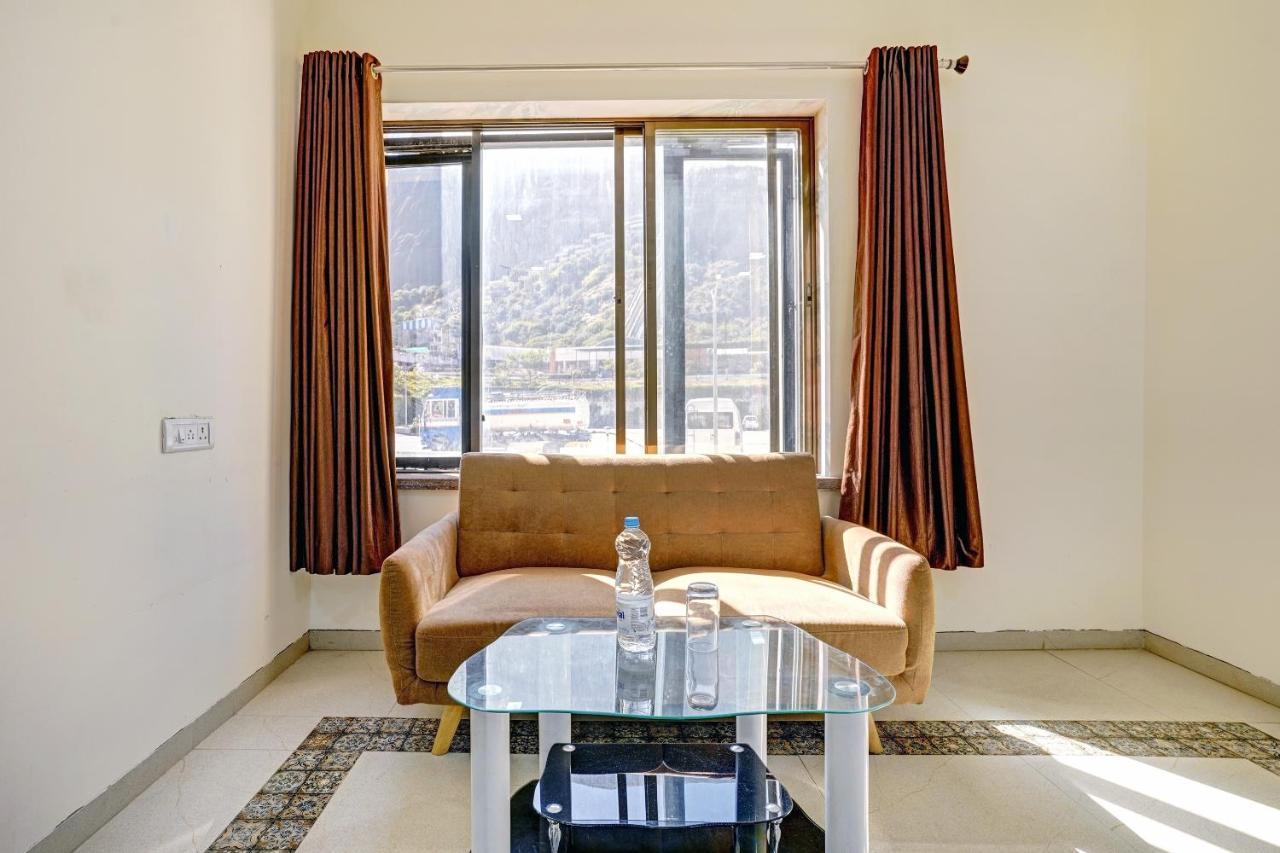 Townhouse Oak Hotel Rama 나식 외부 사진