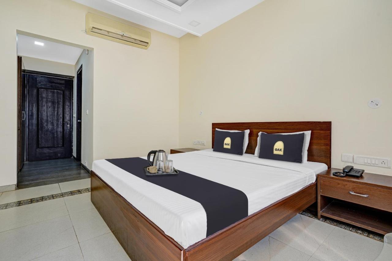 Townhouse Oak Hotel Rama 나식 외부 사진