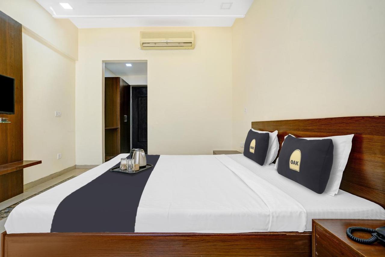 Townhouse Oak Hotel Rama 나식 외부 사진