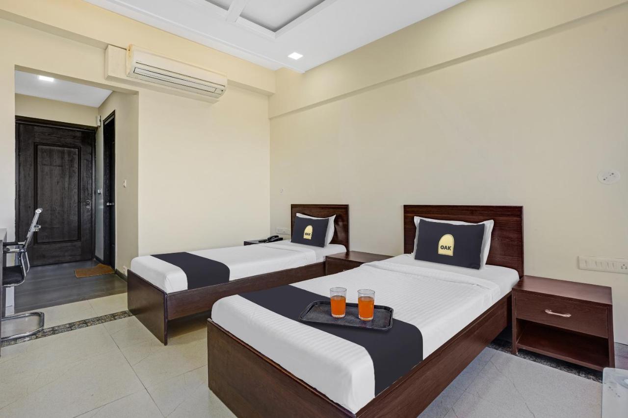 Townhouse Oak Hotel Rama 나식 외부 사진
