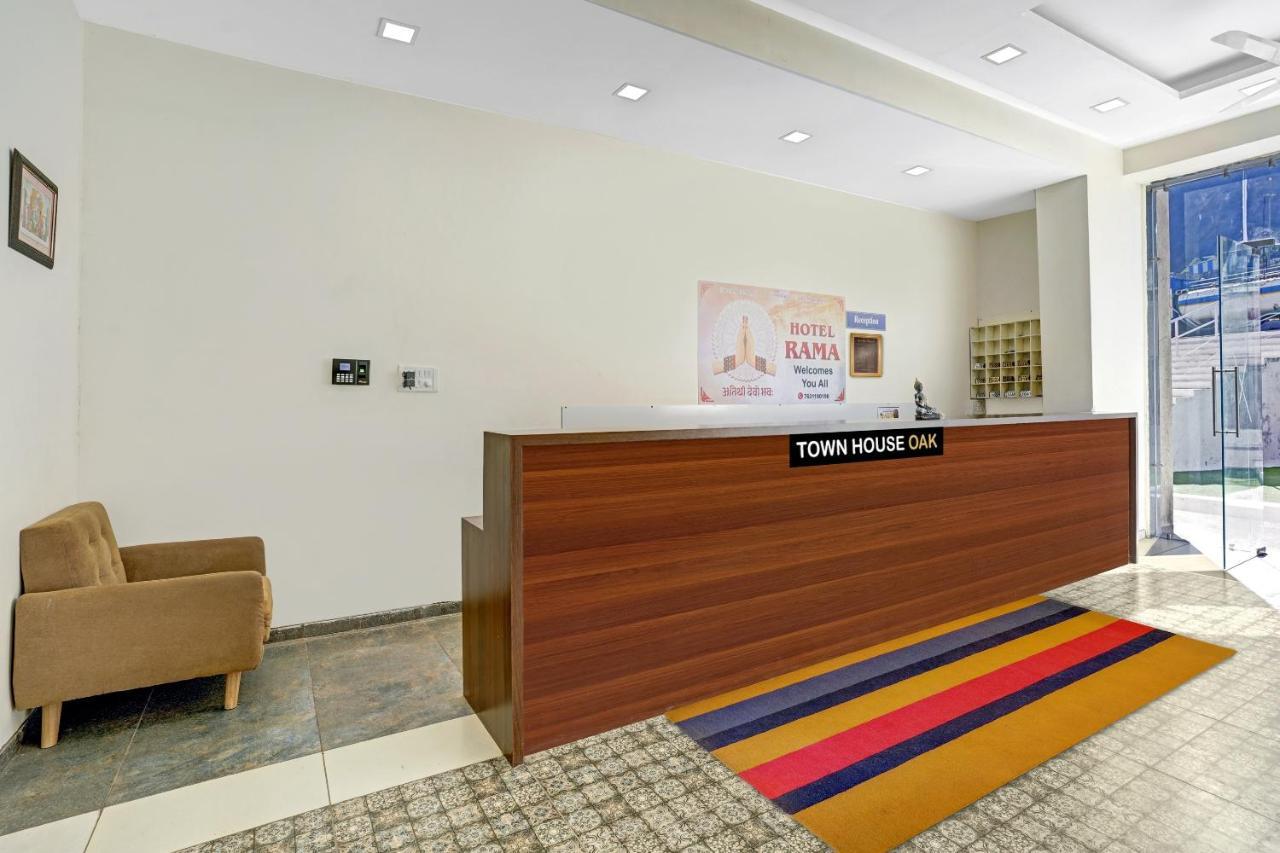 Townhouse Oak Hotel Rama 나식 외부 사진