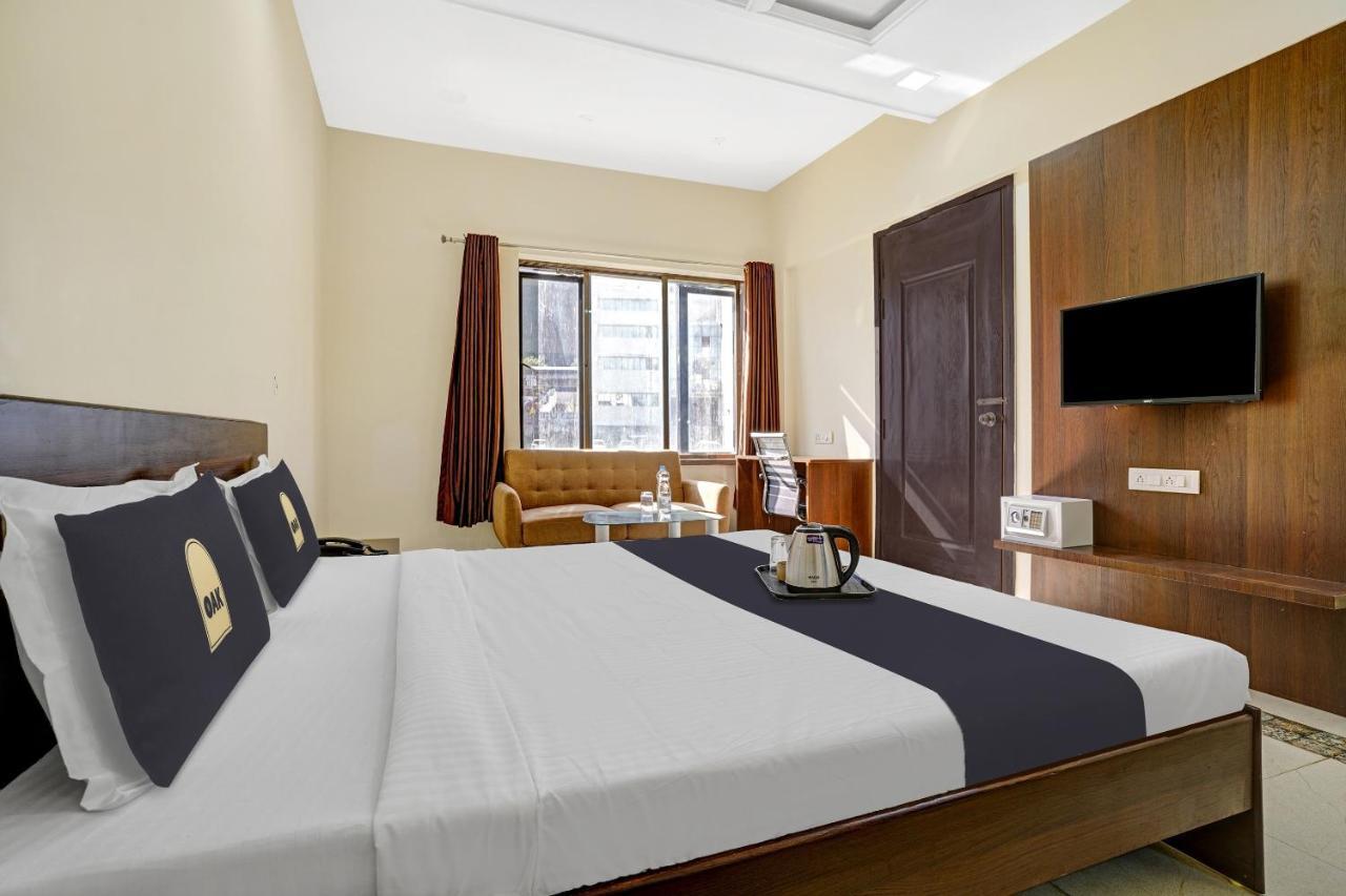 Townhouse Oak Hotel Rama 나식 외부 사진