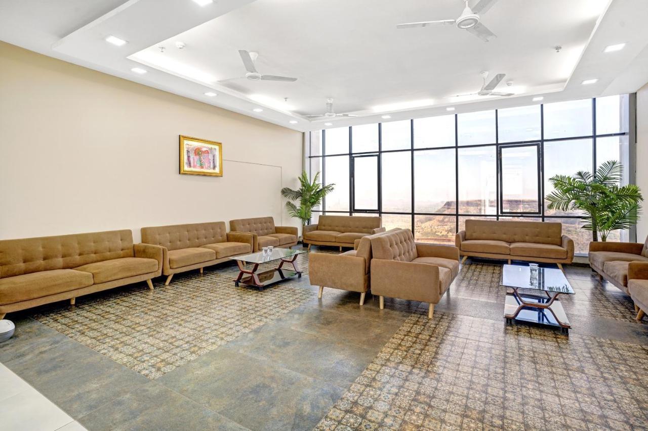 Townhouse Oak Hotel Rama 나식 외부 사진